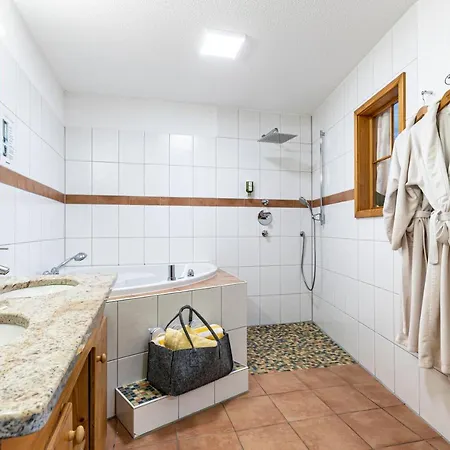 Kaeppelehof 4* לאוטרבאך