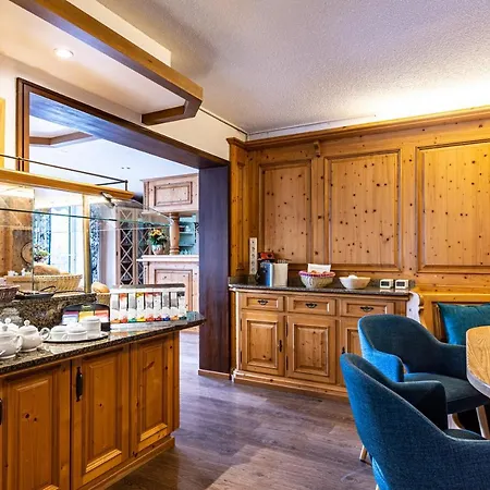 Kaeppelehof מלון 4*