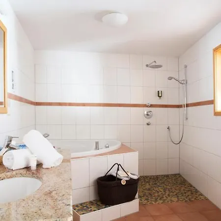 Kaeppelehof מלון לאוטרבאך