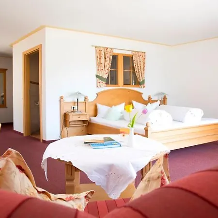 Kaeppelehof 4* לאוטרבאך