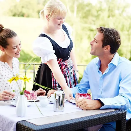 Kaeppelehof מלון 4*