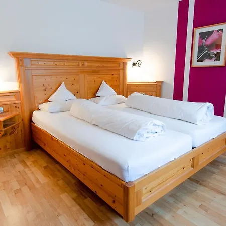 Kaeppelehof מלון לאוטרבאך